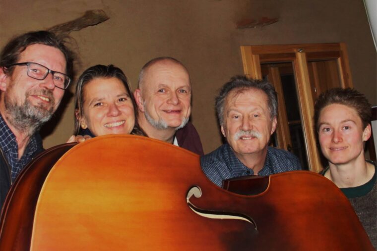 Livemusik mit der Band „Swingtime“
